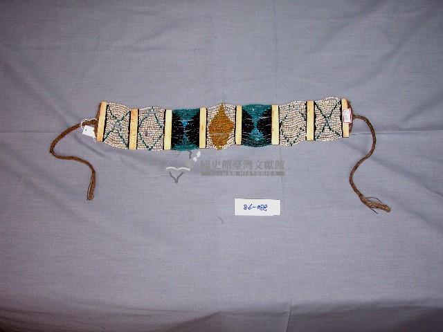 貝珠及骨板額飾藏品圖，第1張