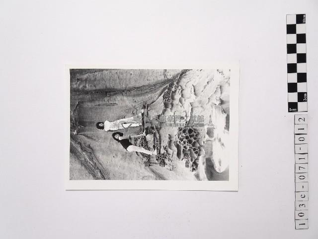 黃則修攝女藝人凌波、鄭慶寧藏品圖，第1張