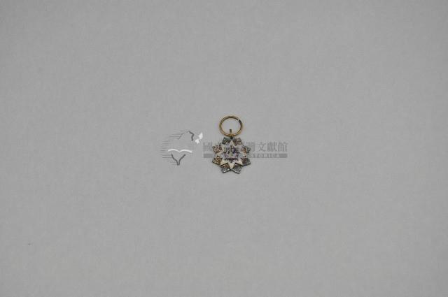 四等雲麾襟綬勳章藏品圖，第1張