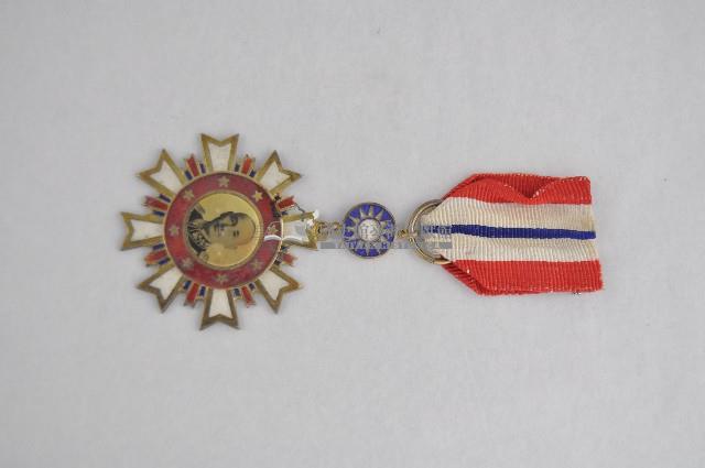 抗戰勝利獎章藏品圖，第1張