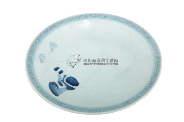 青花日本武士帽盔紋青白瓷盤藏品圖，第1張