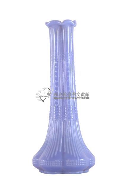 紫羅蘭色浮雕裝飾蒜式玻璃花瓶藏品圖，第1張