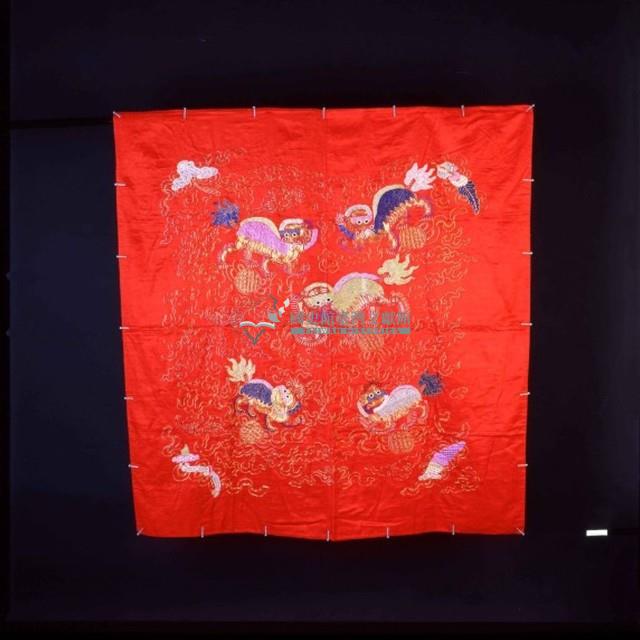 刺繡桌裙藏品圖，第1張