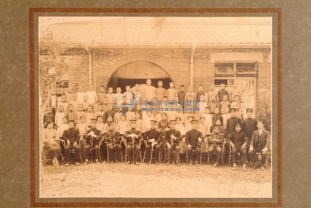 大雅公學校卒業紀念照片藏品圖，第1張