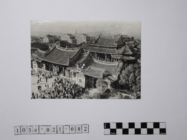 黃則修攝俯瞰龍山寺藏品圖，第1張