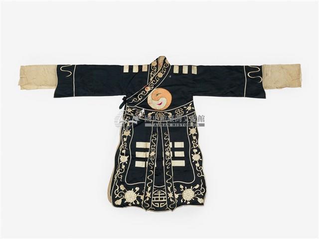 黑色太極八卦長擺戲服藏品圖，第1張