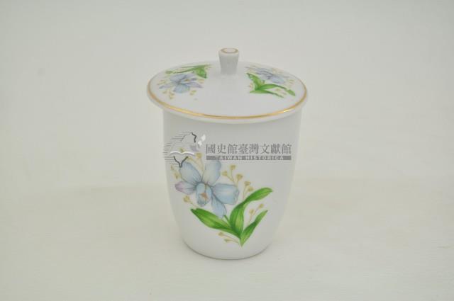 金邊帶蓋彩繪折枝花卉紋直筒瓷杯藏品圖，第1張