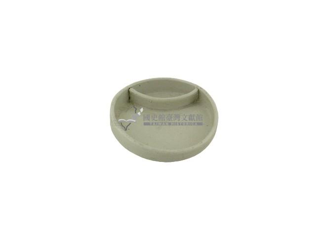 陶瓷製灰褐色圓盤狀菸灰缸藏品圖，第1張