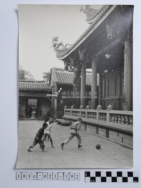 黃則修攝男童藏品圖，第1張