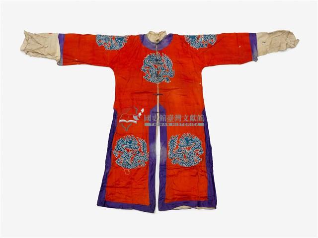 紅色龍紋戲服藏品圖，第1張