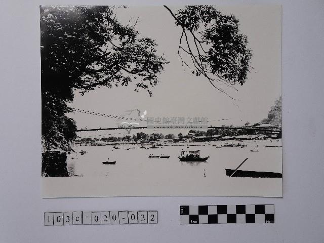 黃則修攝碧潭橋下游河藏品圖，第1張