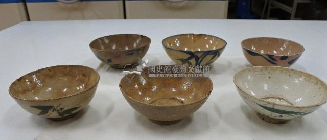 簡筆青花彩繪折枝花卉紋碗、青花竹葉紋碗（6）藏品圖，第1張