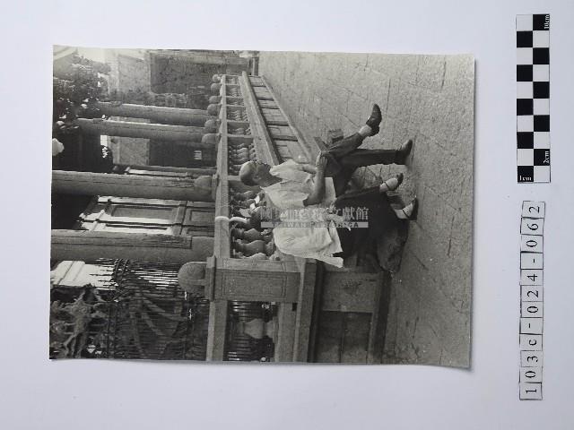 黃則修攝男女合影照藏品圖，第1張