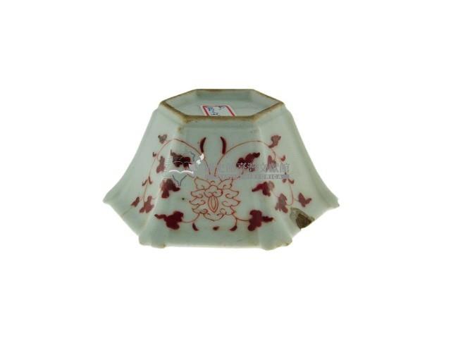 釉裡紅折枝寶相花八角型小型碗（多組）藏品圖，第10張