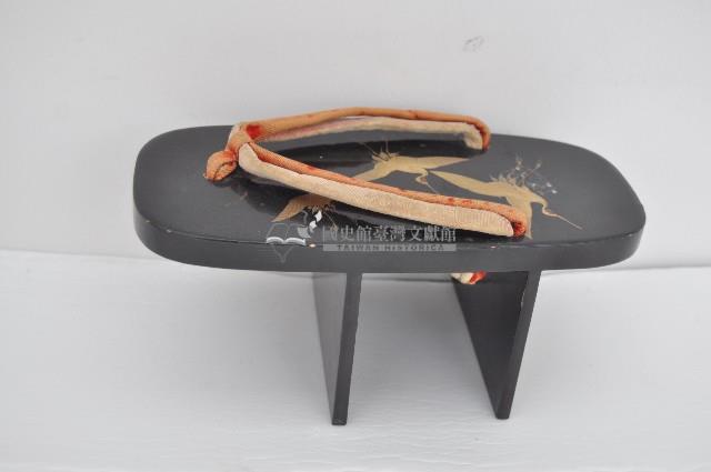日式女用漆繪木屐藏品圖，第4張