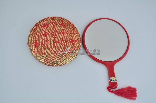 紅色塑膠柄隨身鏡藏品圖，第4張