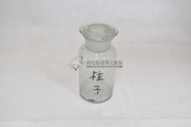透明蓋塞廣口短頸圓形玻璃藥瓶（十一件）藏品圖，第4張