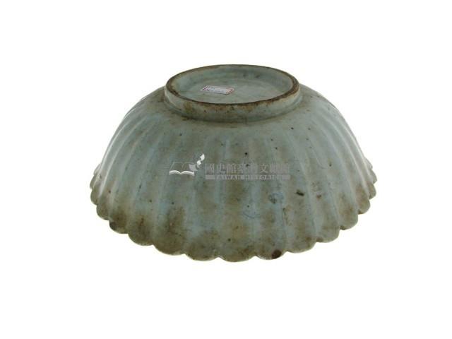 青花彩繪模壓鶴紋花口深腹碗、彩繪寫意山水紋輪花口深腹碗、彩繪寫意山水紋深腹碗藏品圖，第4張