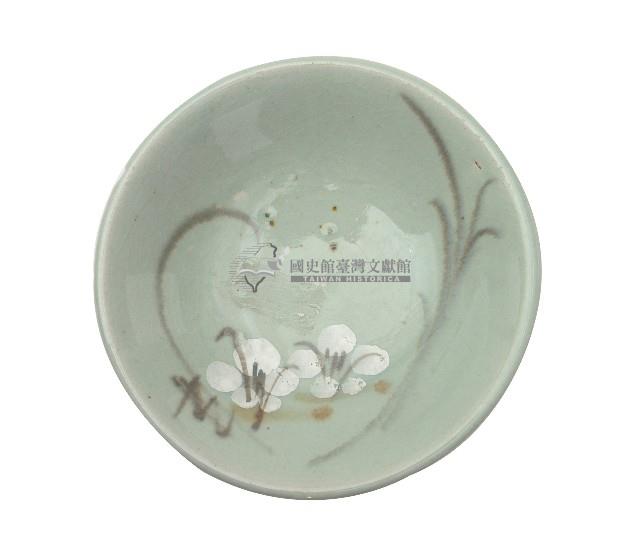 青釉折枝梅花紋碗藏品圖，第2張