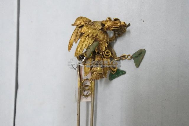清代玉足鳳鳥鎏金髮釵藏品圖，第2張