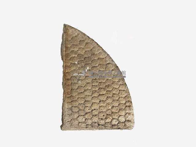 三角形魚鱗紋石盤藏品圖，第2張