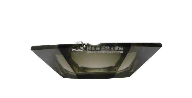 灰色六角形煙灰缸藏品圖，第2張