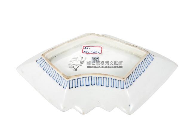 青花山水樓閣襷紋雙結型皿藏品圖，第2張