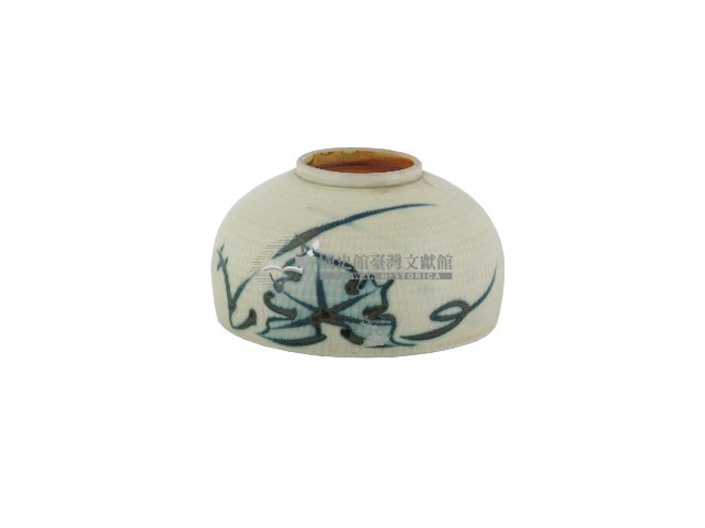 白地綠釉荷葉紋瓷杯藏品圖，第2張