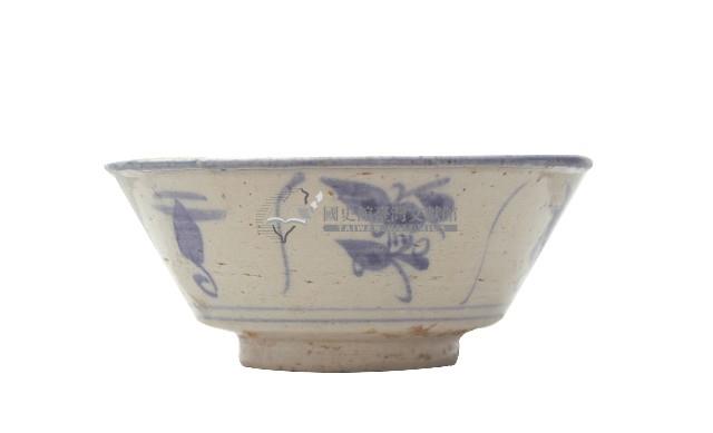 青花開光折枝花卉紋碗藏品圖，第2張