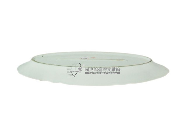 金邊花口粉彩府徽章款瓷盤藏品圖，第2張
