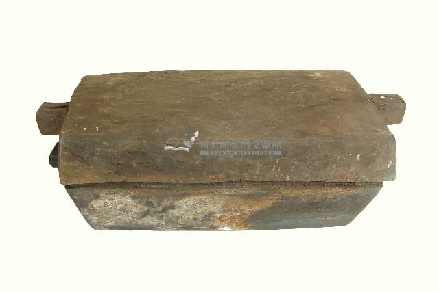 達悟族收藏乾肉木箱含蓋藏品圖，第2張