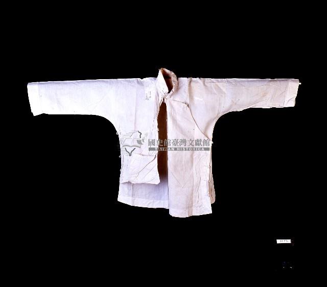 臺灣漢人族群女性白色立領大襟衫藏品圖，第2張