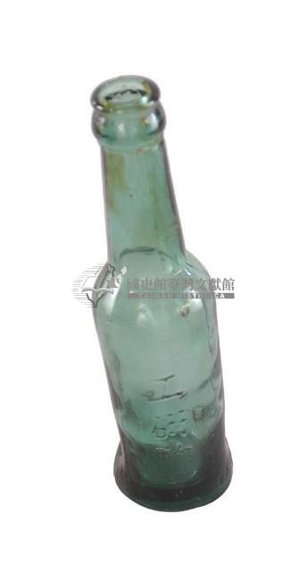 青綠色直頸透明玻璃瓶藏品圖，第2張