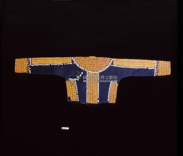 魯凱族男上衣藏品圖，第2張