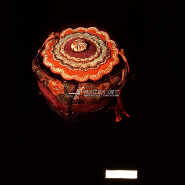 深色吉祥繡樣童帽藏品圖，第2張