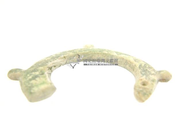 帶四突起玦形耳飾藏品圖，第2張