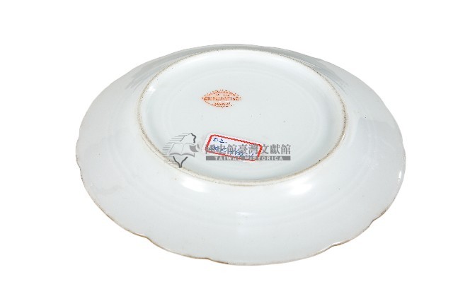 金邊花口粉彩府徽章款瓷盤藏品圖，第2張