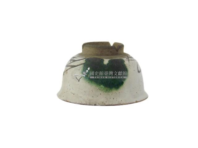 白地彩繪花草紋陶碗藏品圖，第2張