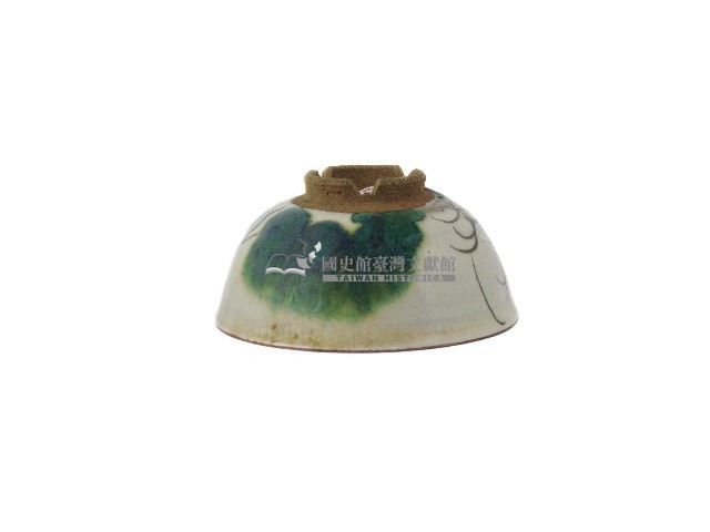 白地彩繪花草紋陶碗藏品圖，第2張