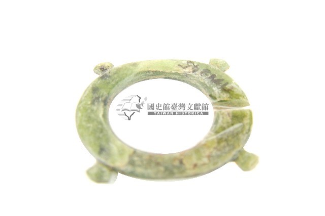 帶四突起玦形耳飾藏品圖，第2張