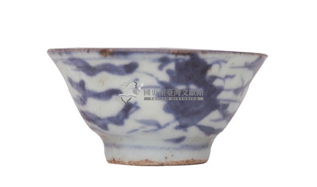 青花寫意纏枝花卉紋茶杯藏品圖，第2張