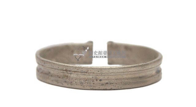 金屬製橫紋手環一對藏品圖，第2張