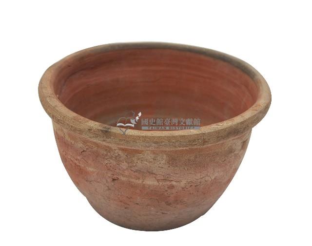 引水用橘色圓形磚臺鍋藏品圖，第2張