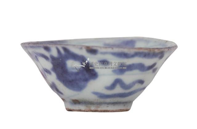 青花寫意纏枝花卉紋茶杯藏品圖，第2張