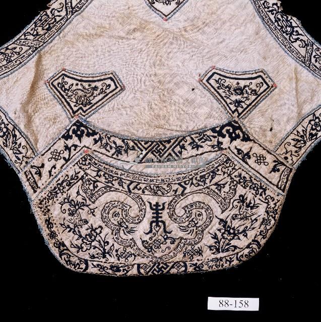 福壽雙全刺繡單層白肚兜藏品圖，第2張