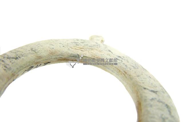 帶四突起玦形耳飾藏品圖，第2張