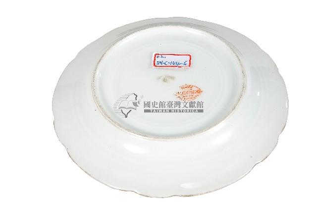 金邊花口粉彩府徽章款瓷盤藏品圖，第2張