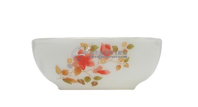 白釉彩飾折枝玻璃碗藏品圖，第2張