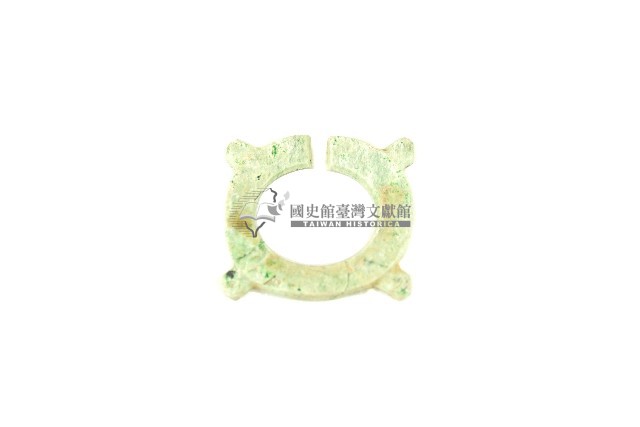 帶四突起玦形耳飾藏品圖，第2張