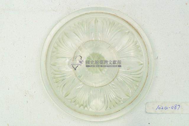 鈕蓋浮雕紋玻璃蓋碗藏品圖，第2張